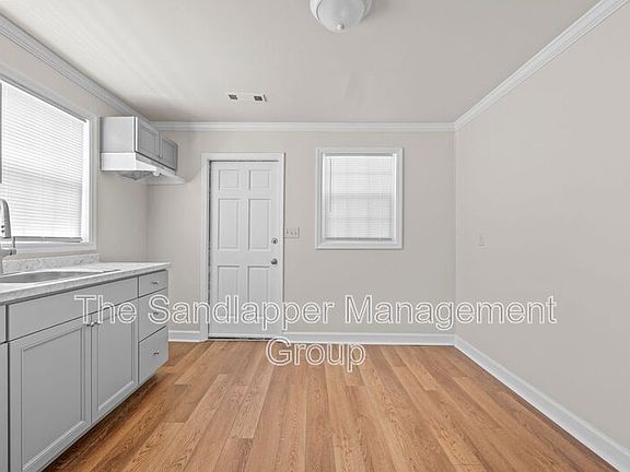 5th image of 2214 Van Buren Ave Unit B