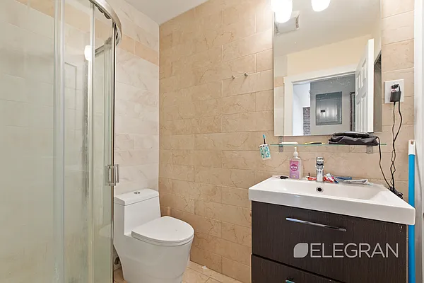 Rented by (Legacy) Elegran | media 12