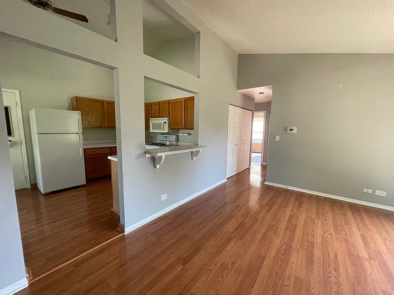 2048 Navarone Dr — Photo 3
