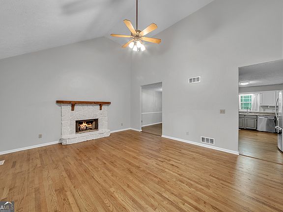 5th image of 3861 Mountain View Rd NW