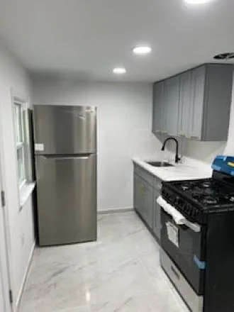 306 N Montgomery St photo 1