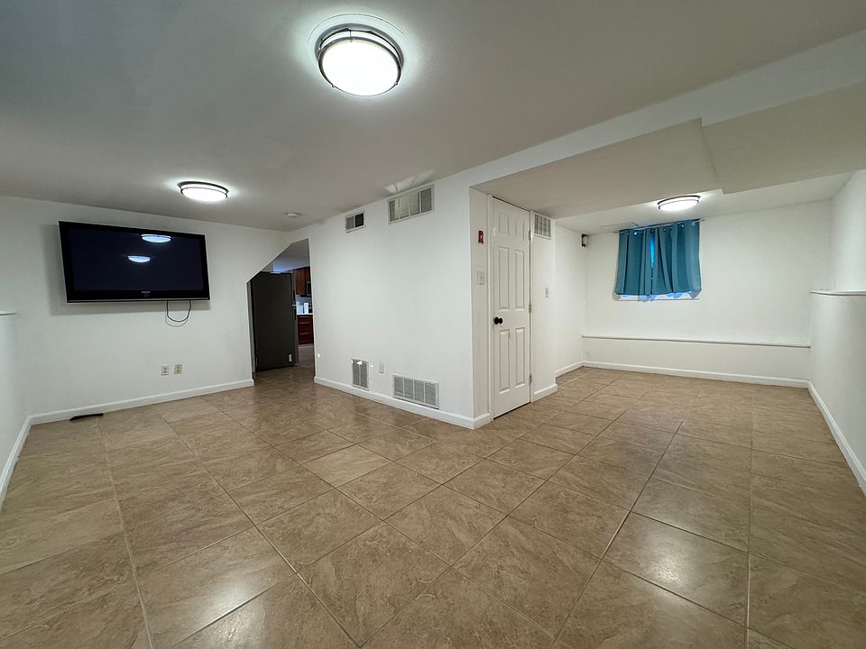 1st image of 547 Laurel St #B