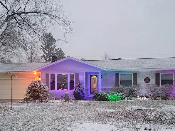 12936 Legend Dr, Grand Ledge, MI 48837