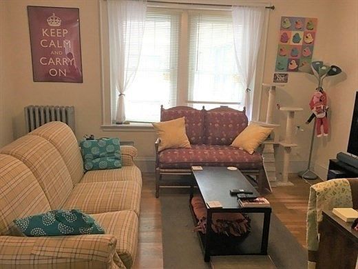 2nd image of 592 Washington St APT 6
