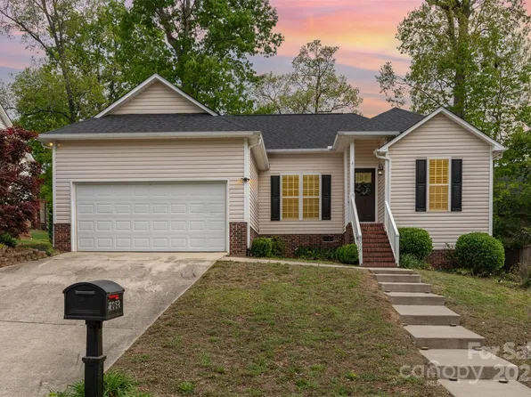 2068 Samantha Dr, Kannapolis, NC 28083