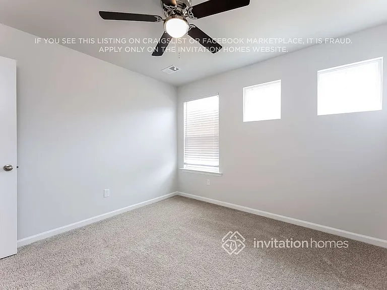 3976 Zepelin Way — Photo 14