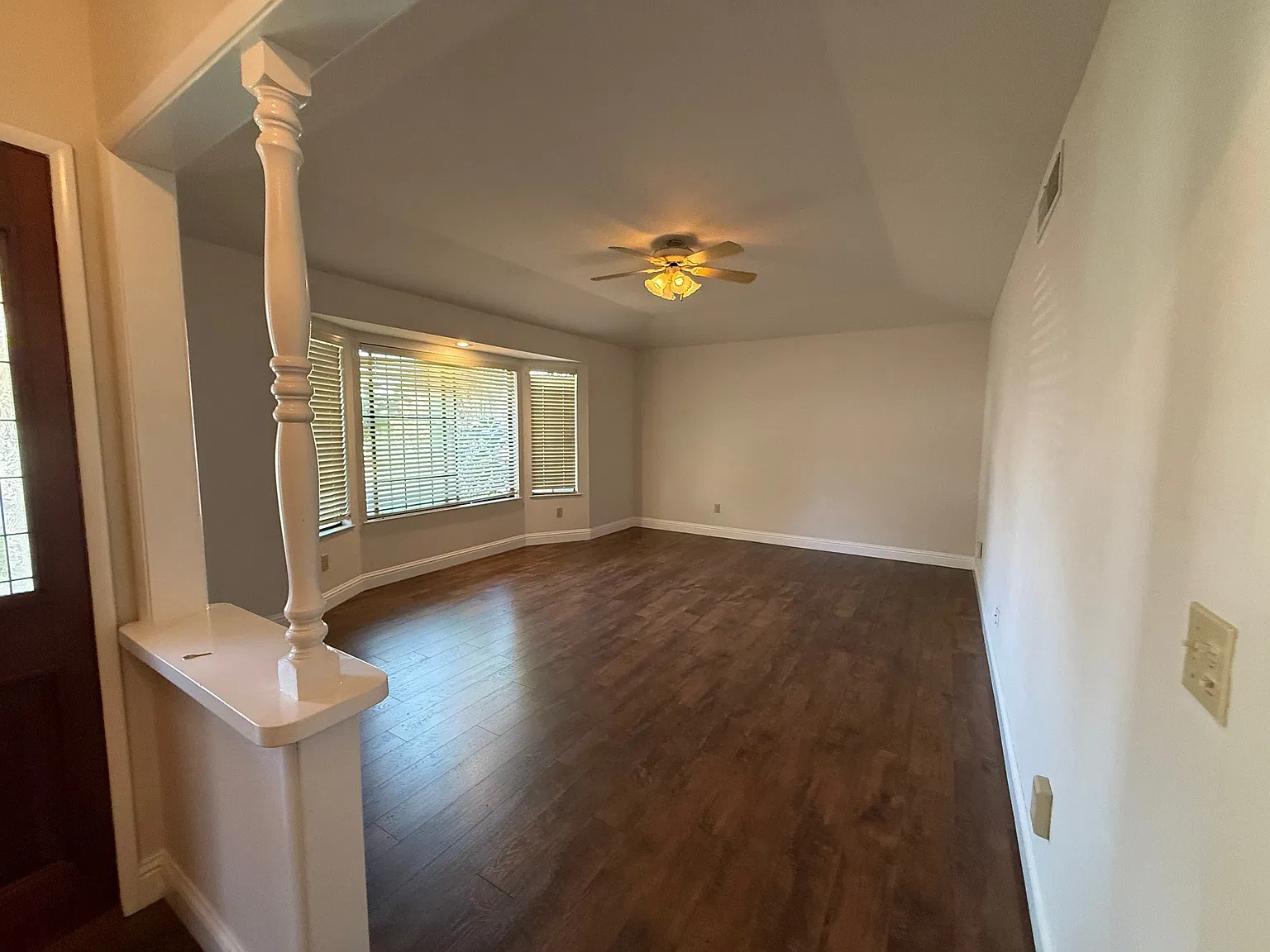 3 bed, 1843 sqft, $2,395 — Photo 3