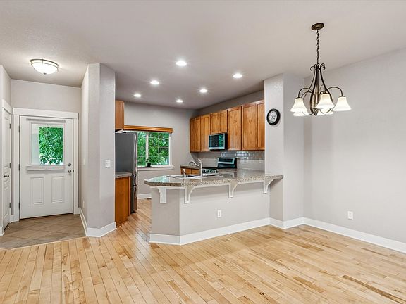 2nd image of 1038 Village Cir