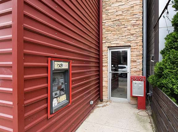 2nd image of 2519 N California Ave #2R