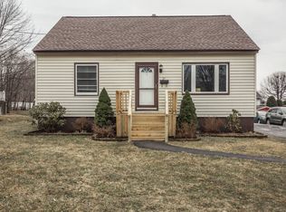 21 Woodrow Rd, Amsterdam, NY 12010