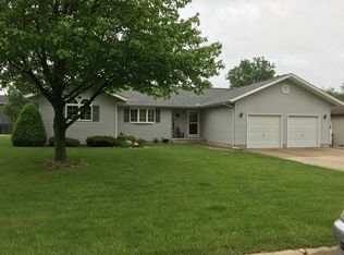 2608 Mara Dr, Ottawa, IL 61350