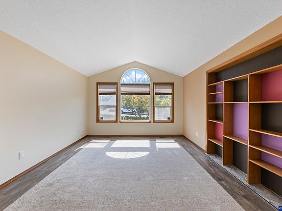4th image of 875 Jev Ct NW