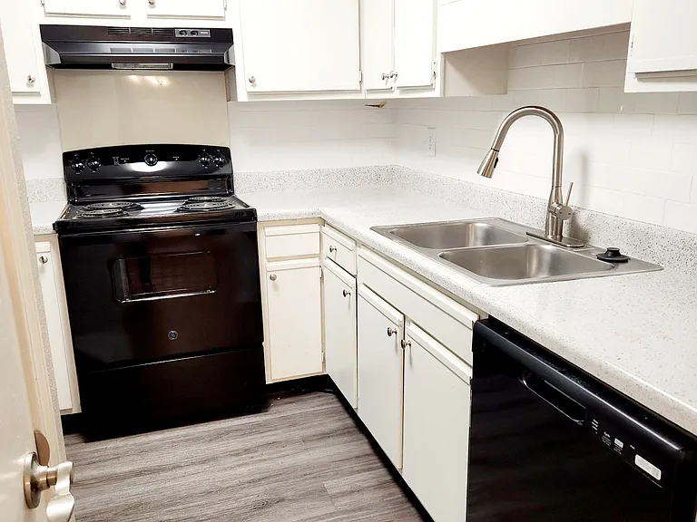Northtown Apartments — Photo 13