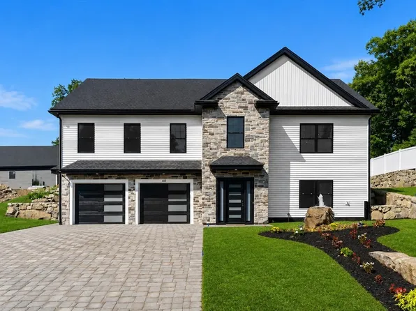 660 Hildreth St, Dracut, MA 01826