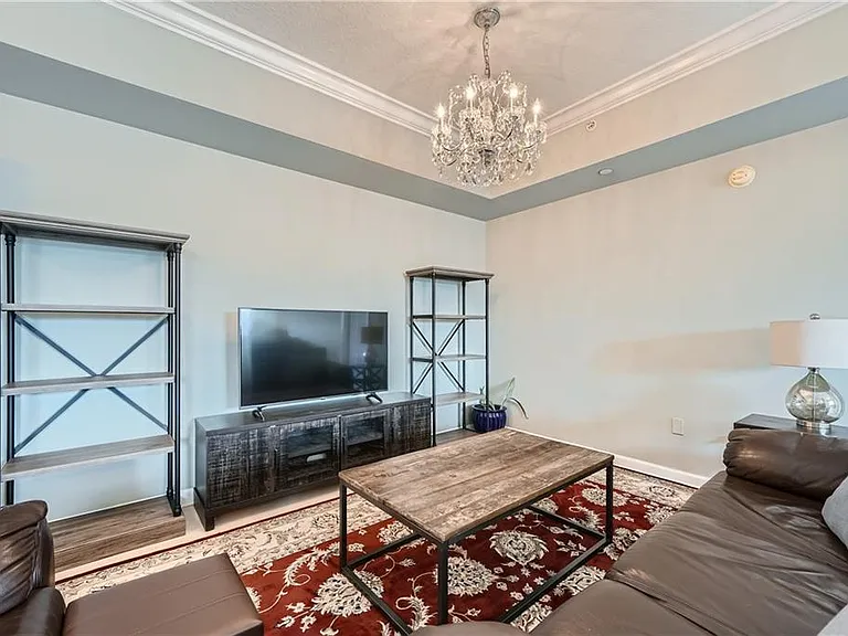 195 14th St NW #106 — Photo 7