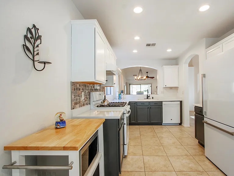 4746 E Woburn Ln — Photo 9