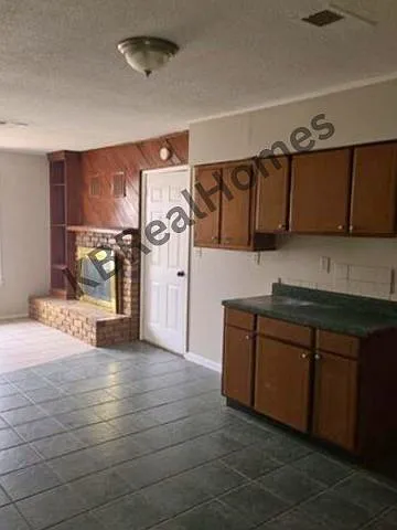 2226 Durham Ave — Photo 8
