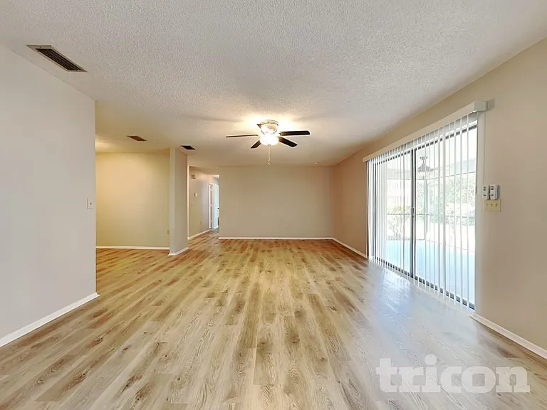 4918 Ithaca Ln — Photo 2
