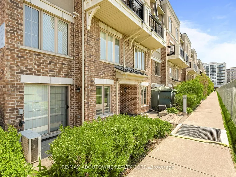 2441 Greenwich Dr #1 — Photo 11