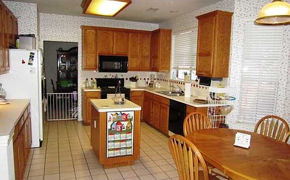 3rd image of 1801 Edelweiss Dr