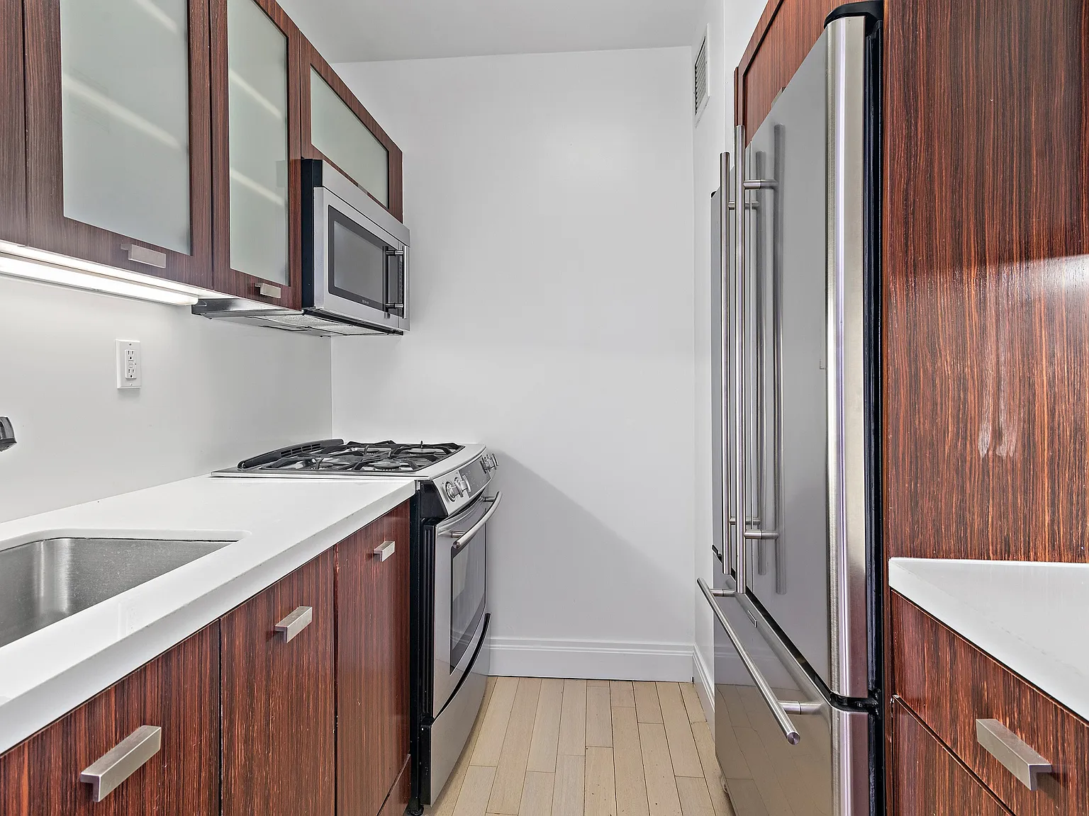 212 East 47th Street — Photo 3