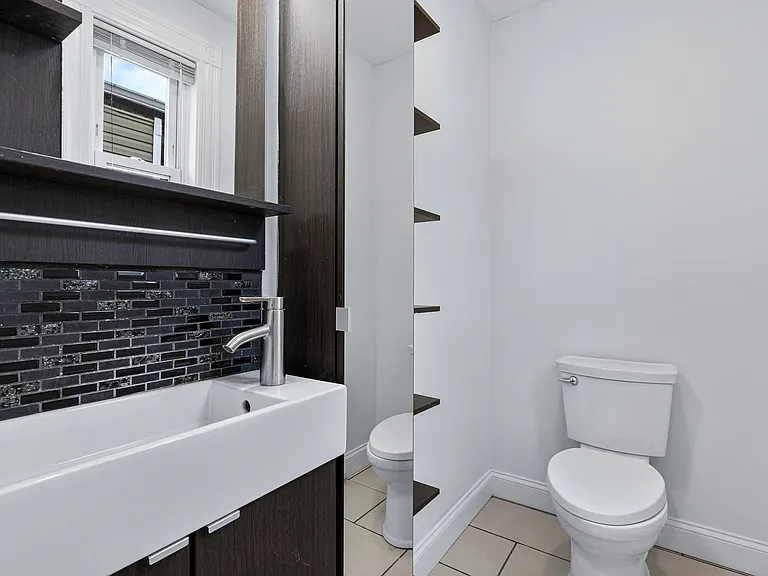 35 Harbor View St #3 — Photo 12
