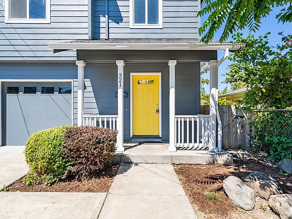 3rd image of 321 NE 10th Pl