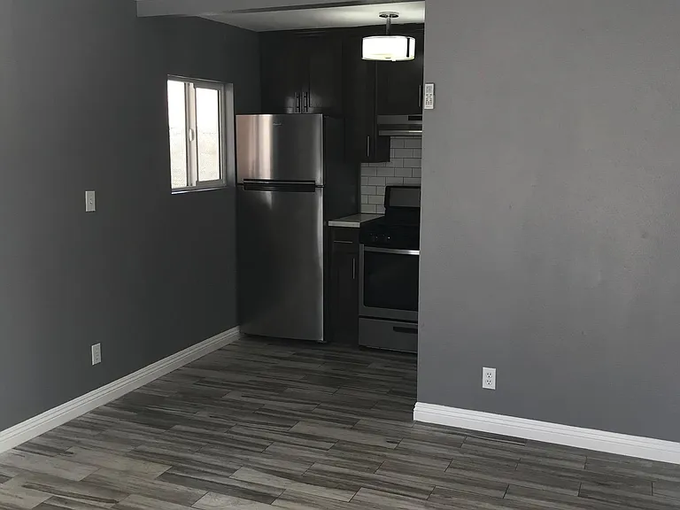 1042 S Rowan Ave #A — Photo 3