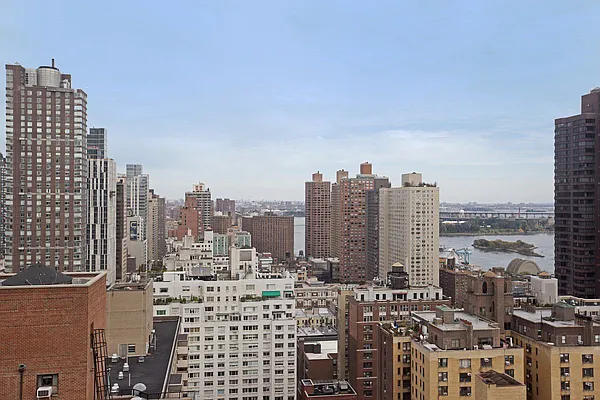 Rented by AIB Management Corp | media 27