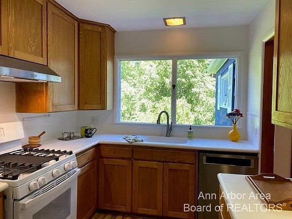3rd image of 1314 Beechwood Dr