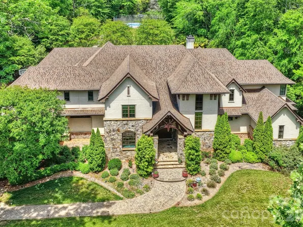 4901 Carmel Park Dr, Charlotte, NC 28226