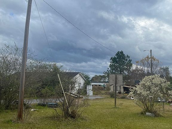 2nd image of 262 Harry Hollis Rd