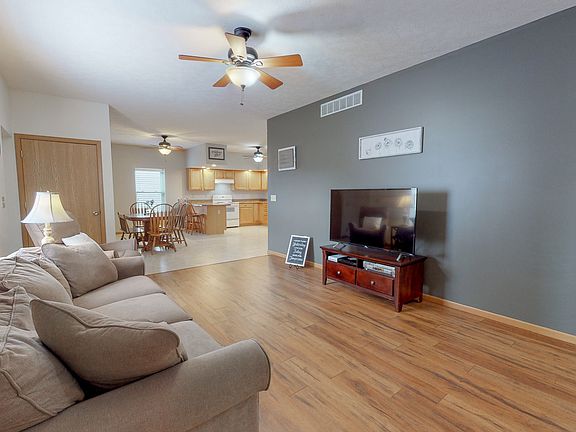 4th image of 1110 Woodbury Pl