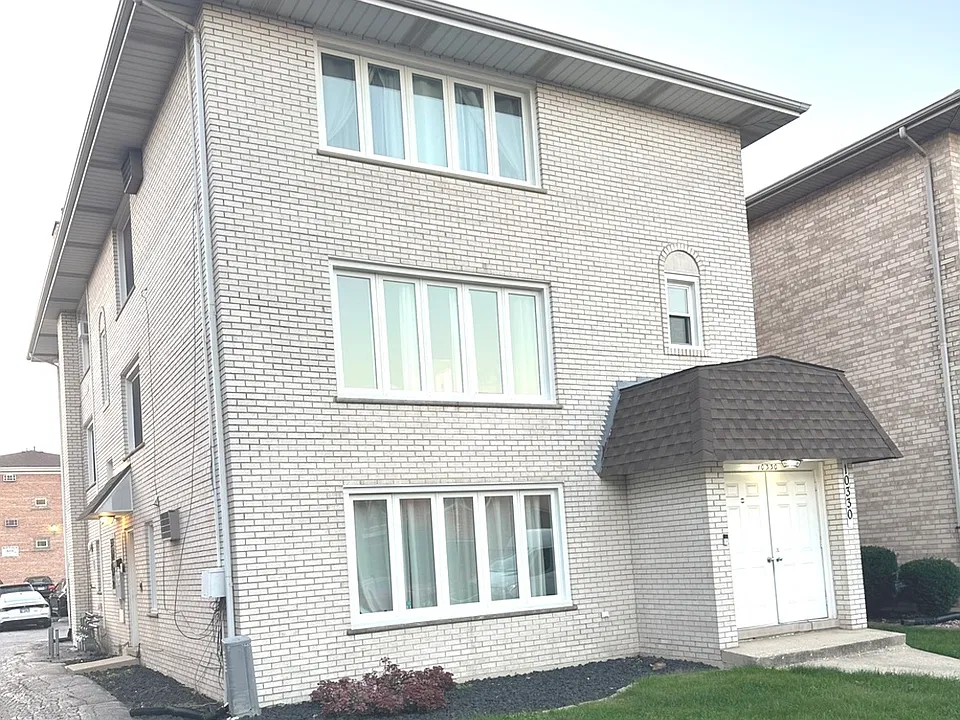 10330 S McVicker Ave #2