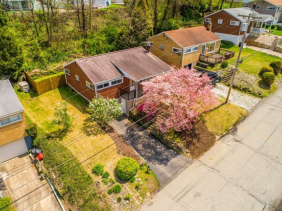 3rd image of 6722 W Barivista Dr