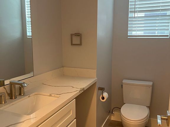 5th image of 932-940 28th St #934