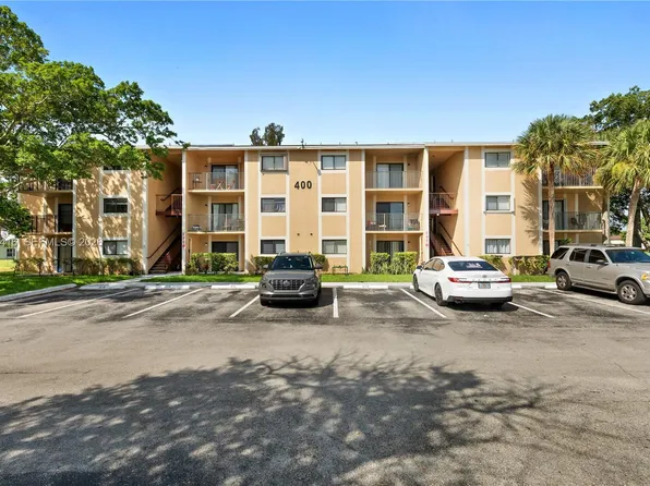 400 Palm Cir W APT 208, Pembroke Pines, FL 33025