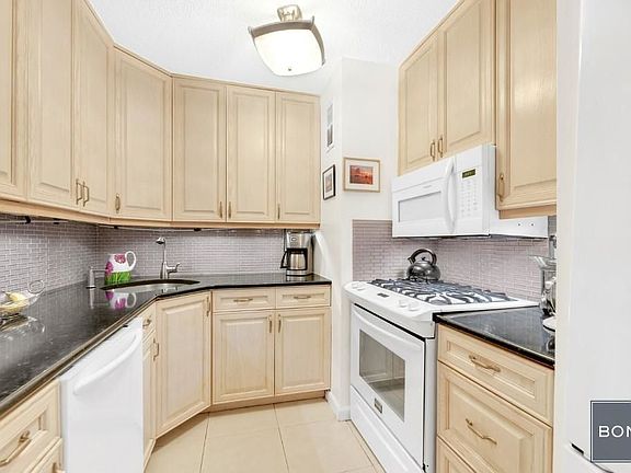 4th image of 90 Gold St APT 18J