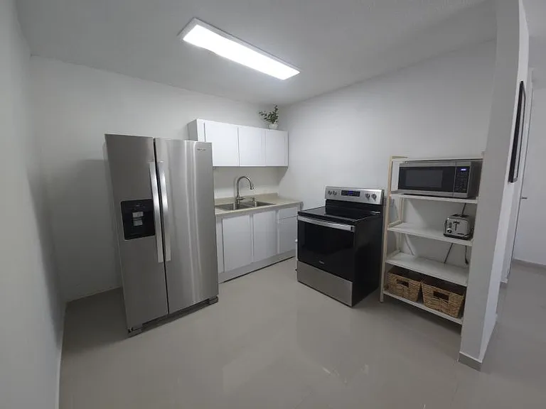 Urb La Rosaleda EB45 Calle Rosa de York — Photo 6