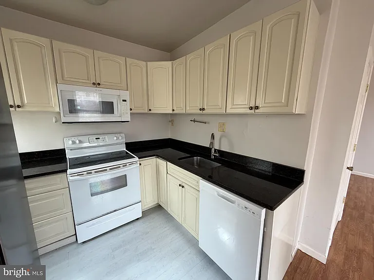 600 Keefer Pl NW #3 — Photo 8
