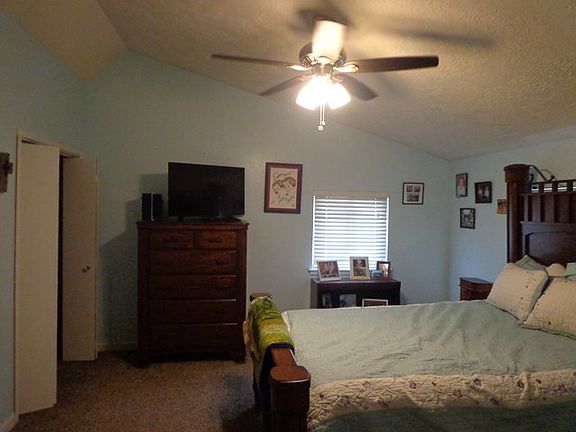 3rd image of 4020 Boulder Ave