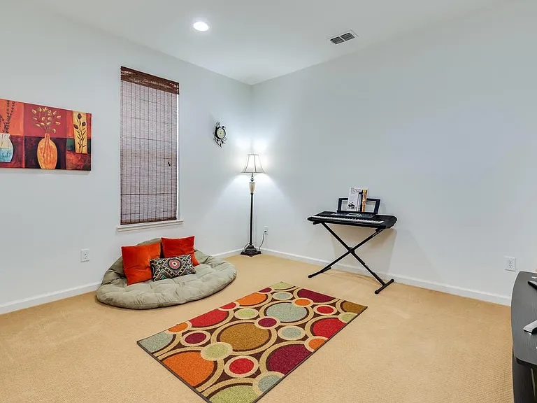 812 Blossom Rock Ln — Photo 11