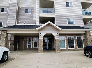 303 Lowe Rd #204, Saskatoon, SK S7S1P2