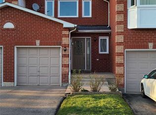 2350 Grand Ravine Dr #12, Oakville, ON L6H6E2