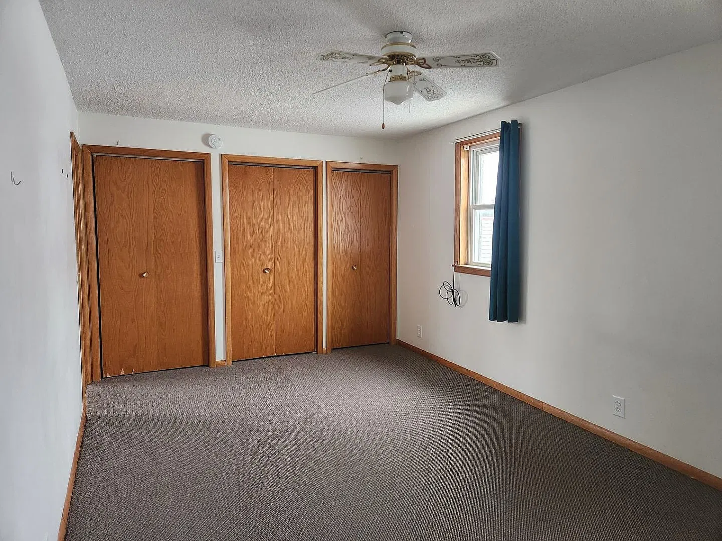 3 bed, $1,300 — Photo 4