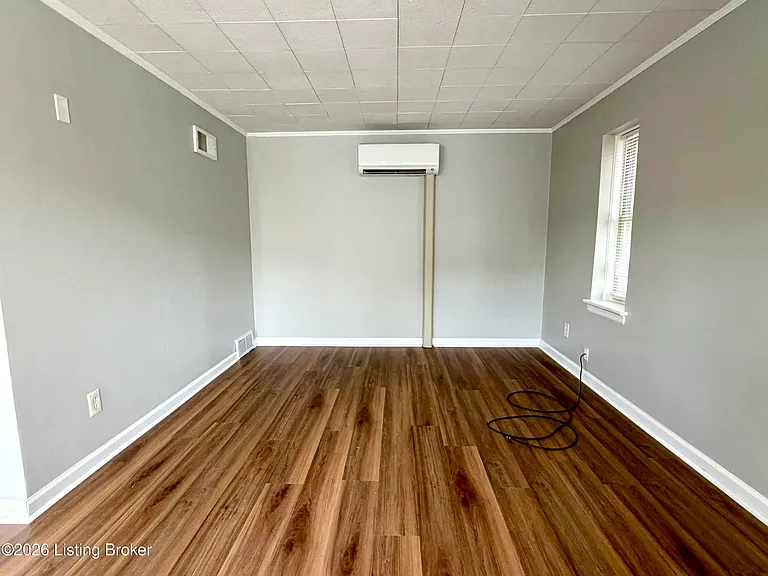 206 N Oak St #6 — Photo 3