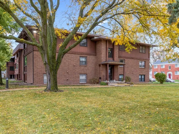 1900 50th St APT 20, Des Moines, IA 50310