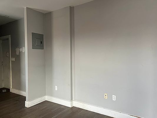 4th image of 228 E 116th St APT 26