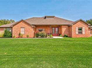 202 Valentine Dr, Elk City, OK 73644