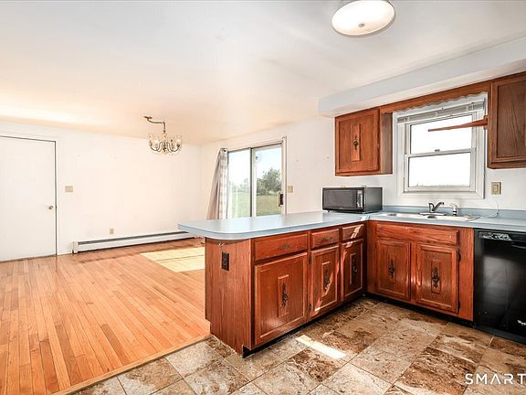 4th image of 256 Ridge Road